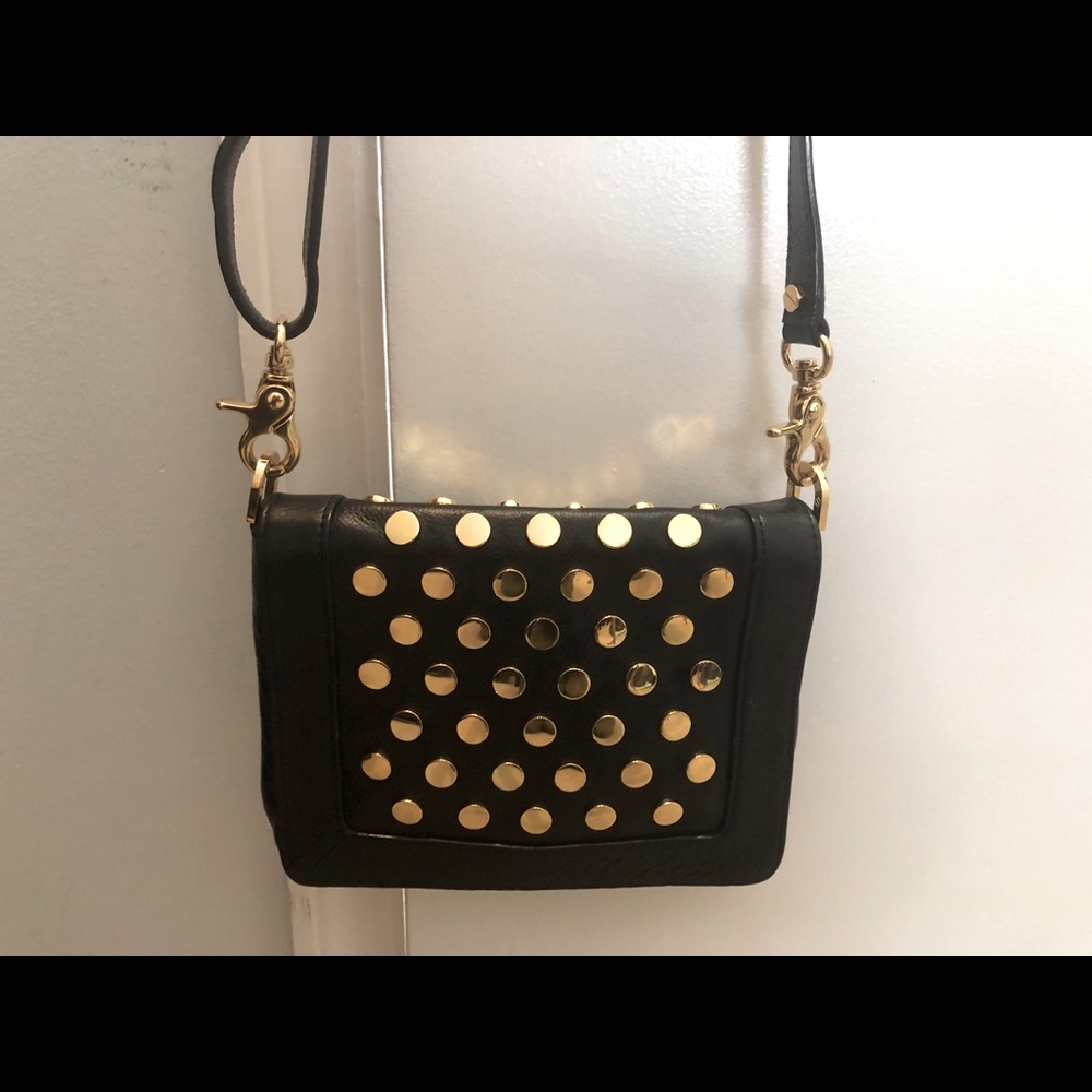 Versatile Tory Burch adjustable strap handbag